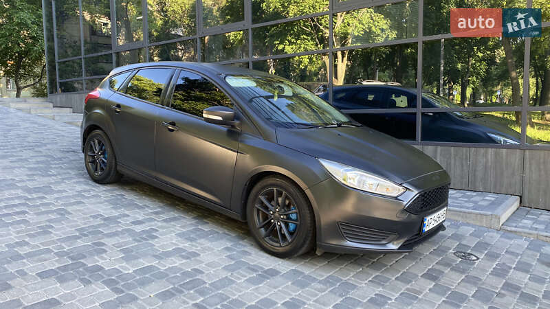 Хетчбек Ford Focus 2015 в 