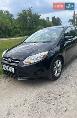 Хэтчбек Ford Focus 2012 в 