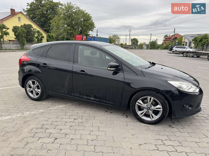 Хэтчбек Ford Focus 2011 в Городке