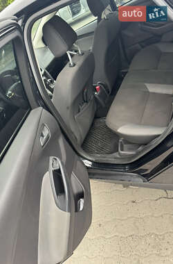 Хэтчбек Ford Focus 2011 в 
