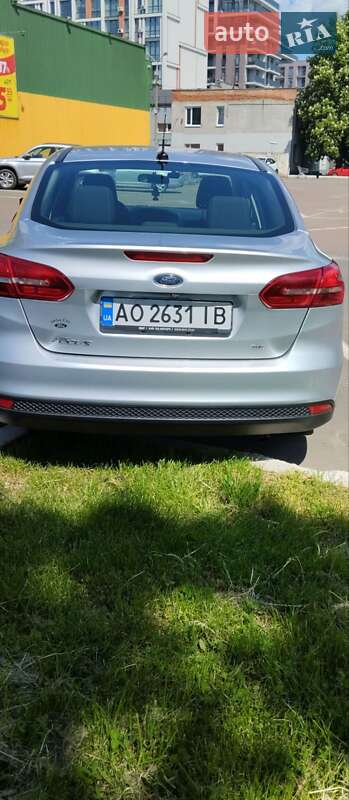 Седан Ford Focus 2017 в Ужгороді