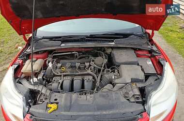 Хэтчбек Ford Focus 2013 в 