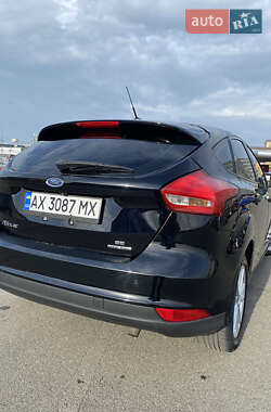 Хэтчбек Ford Focus 2015 в 