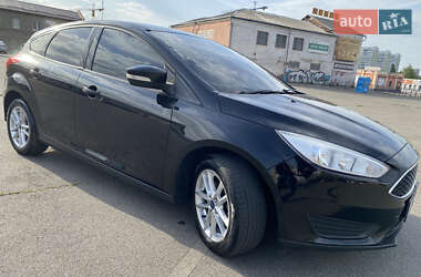 Хэтчбек Ford Focus 2015 в 