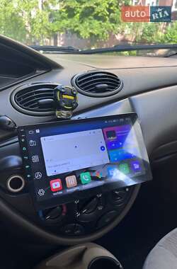 Седан Ford Focus 2001 в 