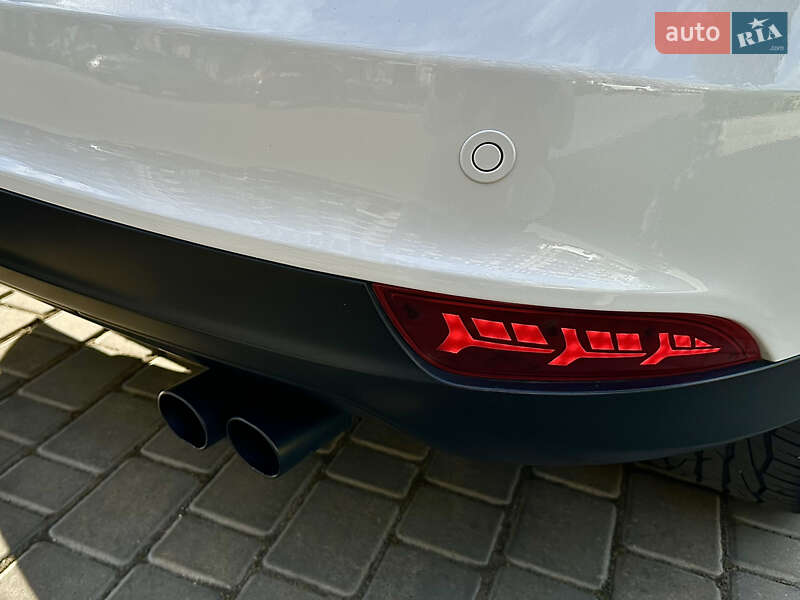 Хэтчбек Ford Focus 2015 в Одессе