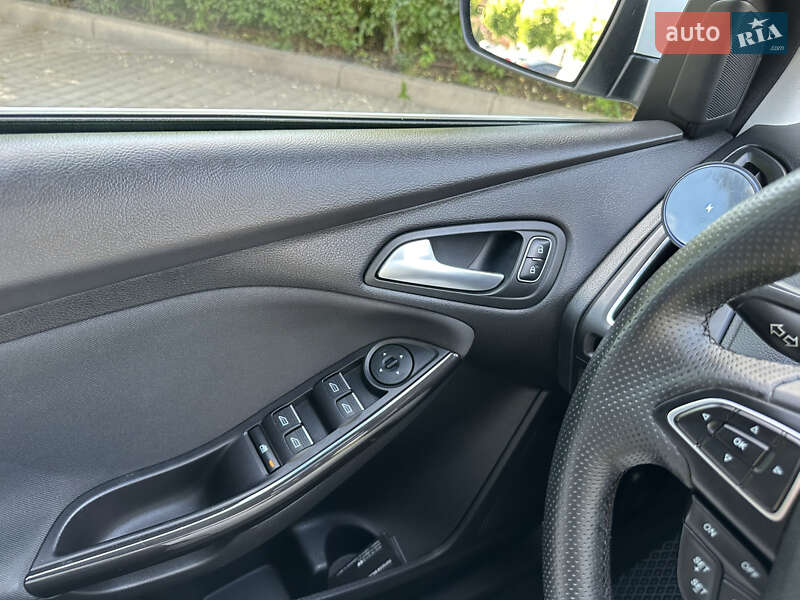 Хэтчбек Ford Focus 2015 в Одессе