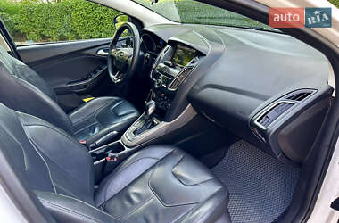 Хэтчбек Ford Focus 2015 в 