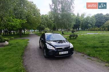 Хэтчбек Ford Focus 2011 в 