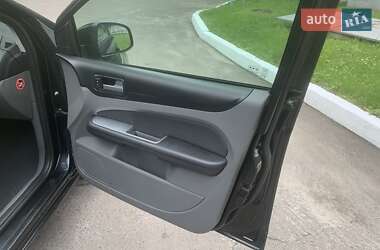 Седан Ford Focus 2011 в 