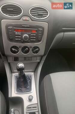 Седан Ford Focus 2011 в 