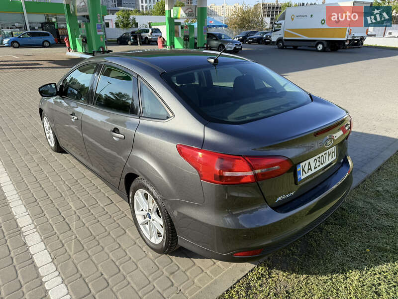 Седан Ford Focus 2016 в Киеве