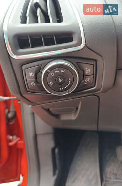 Хэтчбек Ford Focus 2014 в 