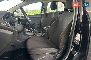 Хэтчбек Ford Focus 2011 в 