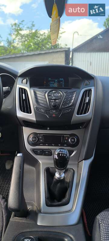 Универсал Ford Focus 2014 в Хороле