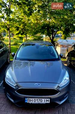 Хэтчбек Ford Focus 2015 в 