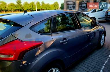 Хэтчбек Ford Focus 2015 в 