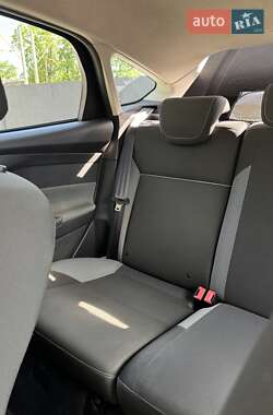 Хэтчбек Ford Focus 2011 в 