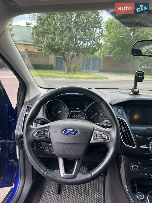 Седан Ford Focus 2015 в Дніпрі