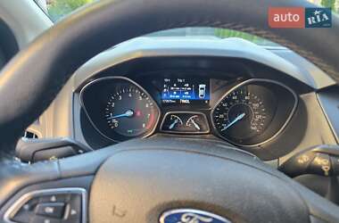 Седан Ford Focus 2015 в 
