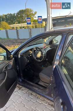 Хэтчбек Ford Focus 2002 в 