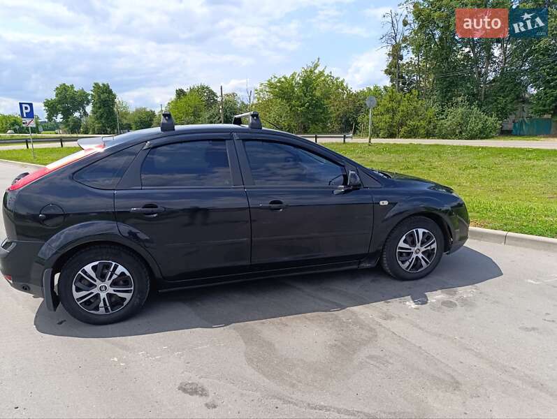 Хэтчбек Ford Focus 2007 в Лохвице