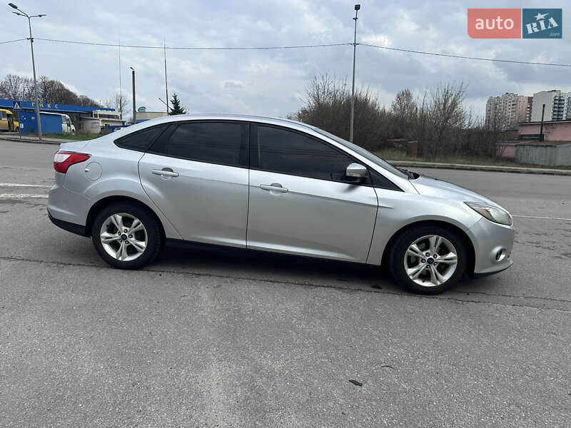 Седан Ford Focus 2013 в 