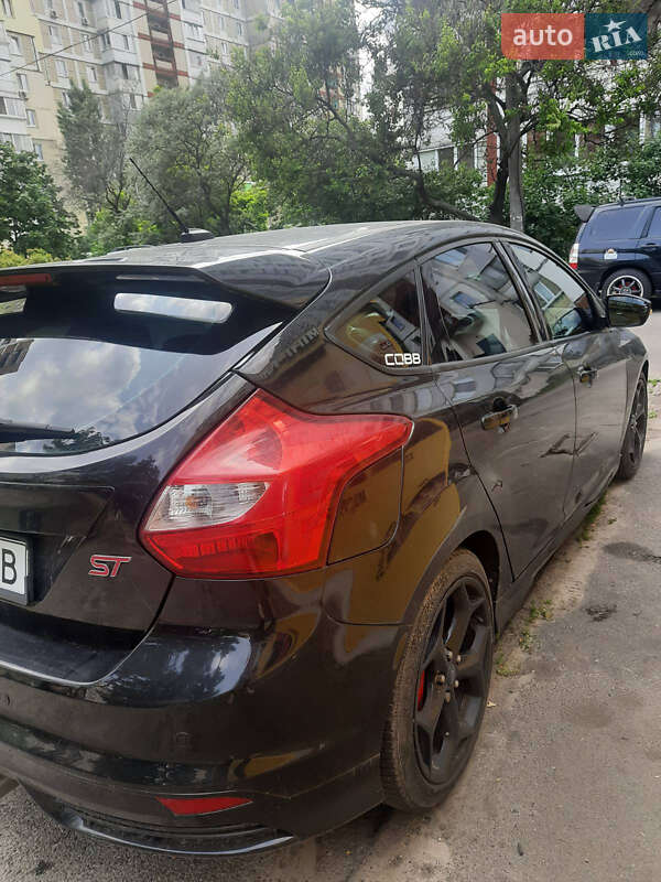 Хэтчбек Ford Focus 2013 в Киеве фото 2 Хэтчбек Ford Focus 2013 в Киеве