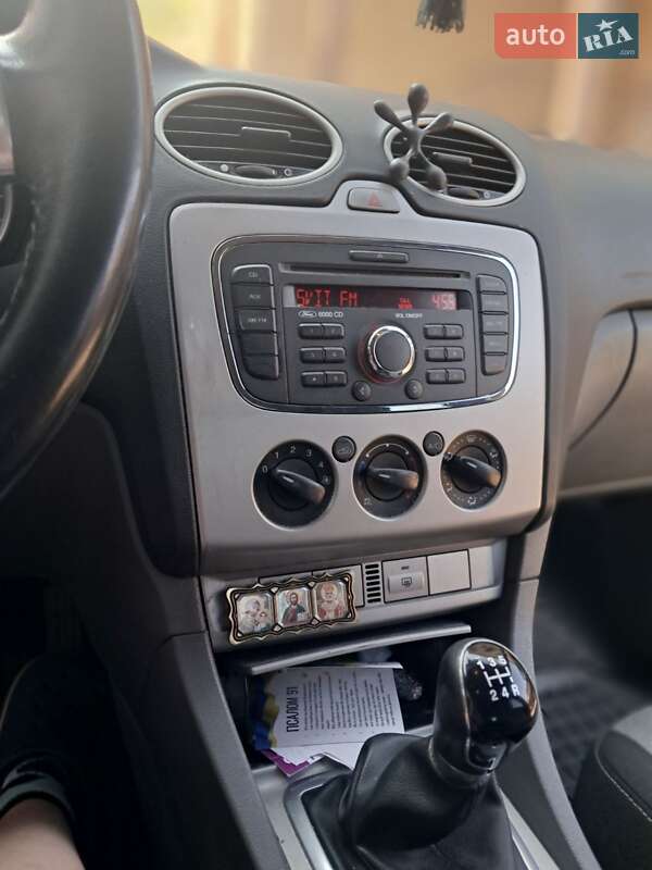 Хэтчбек Ford Focus 2011 в Мукачево