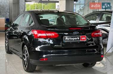 Седан Ford Focus 2015 в 