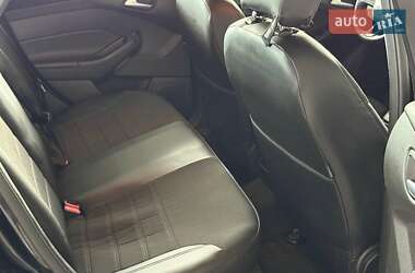 Седан Ford Focus 2015 в 