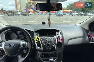 Хетчбек Ford Focus 2013 в 