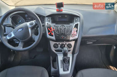Хэтчбек Ford Focus 2014 в 