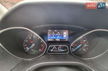 Седан Ford Focus 2015 в 