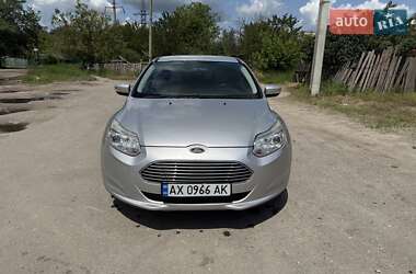Хэтчбек Ford Focus 2013 в 