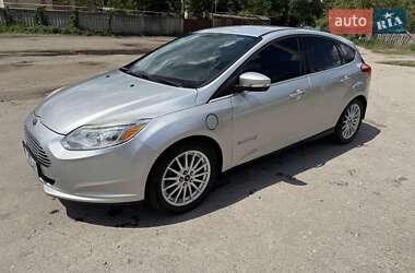 Хэтчбек Ford Focus 2013 в 