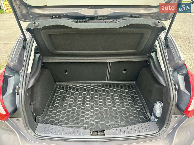 Хэтчбек Ford Focus 2012 в Киеве