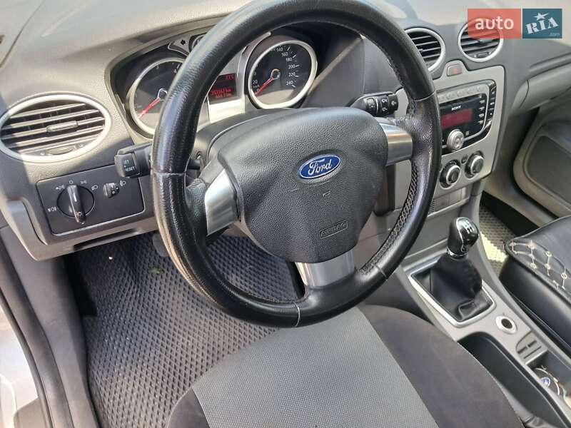 Универсал Ford Focus 2008 в Глухове
