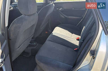 Седан Ford Focus 2001 в 