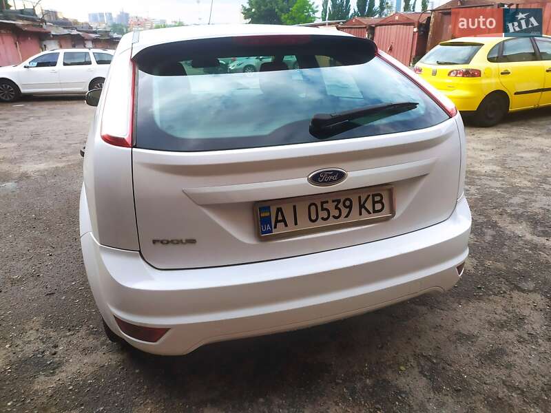 Хэтчбек Ford Focus 2011 в Киеве