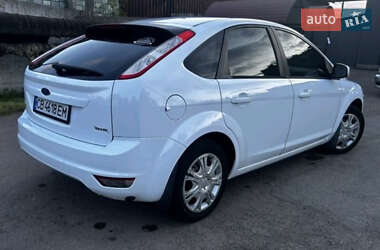 Хетчбек Ford Focus 2010 в 
