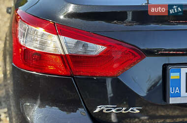 Седан Ford Focus 2013 в 
