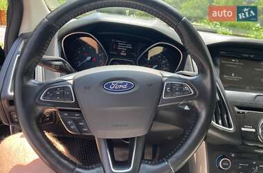 Хэтчбек Ford Focus 2015 в 