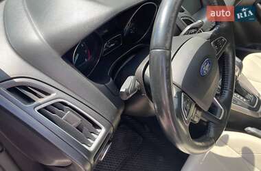 Хэтчбек Ford Focus 2015 в 