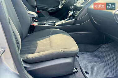 Седан Ford Focus 2015 в 