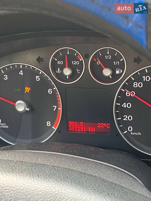 Хэтчбек Ford Focus 2007 в Киеве