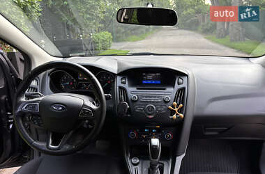 Хетчбек Ford Focus 2015 в 