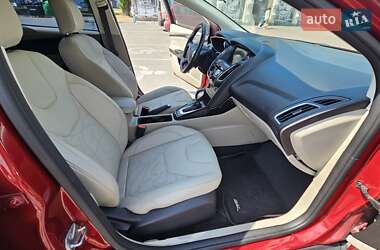 Хетчбек Ford Focus 2015 в 