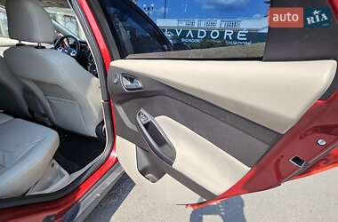 Хетчбек Ford Focus 2015 в 