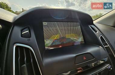 Хетчбек Ford Focus 2015 в 